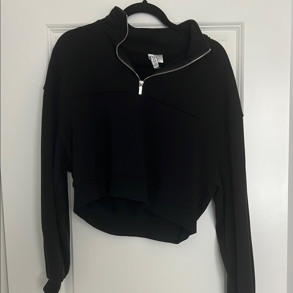 Black Zip-Up Women's Pull Over